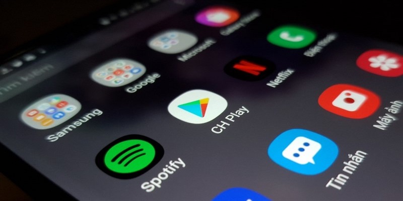 Các bạn chỉ cần vào cửa hàng Google Play để tải game