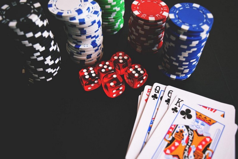 Game bài phỏm hay game bài tá lả là trò chơi dân gian hấp dẫn